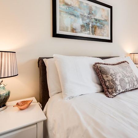 Modern 2 Bedroom Apartment In Popular Jericho !!! Oxford Exterior foto