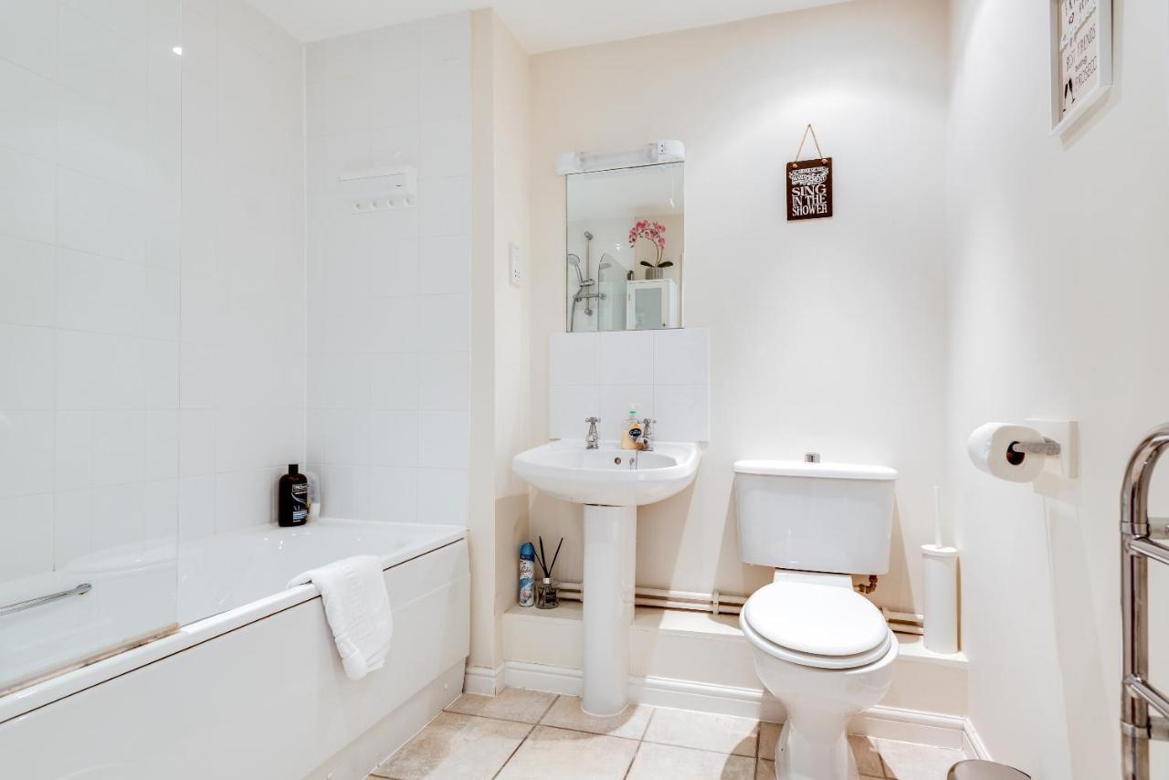 Modern 2 Bedroom Apartment In Popular Jericho !!! Oxford Exterior foto