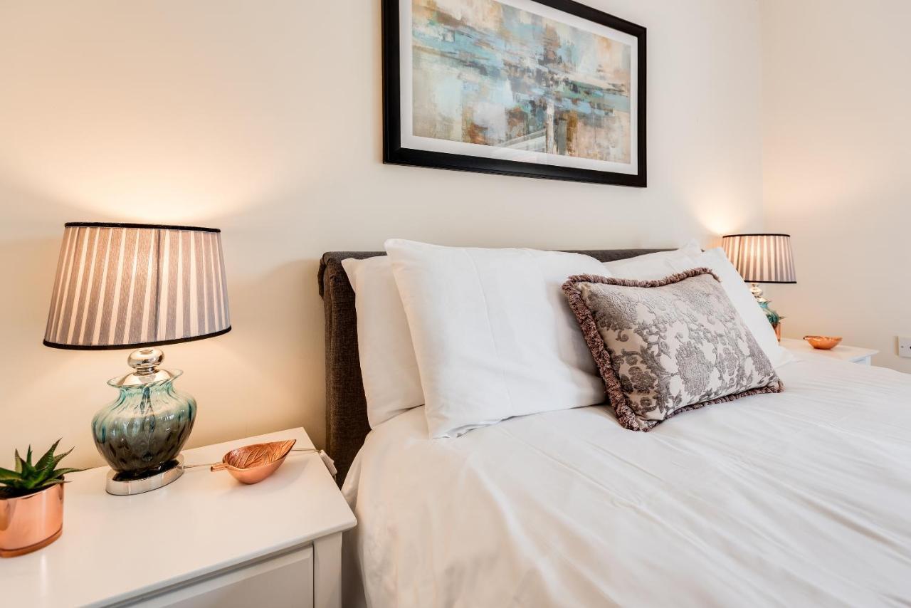 Modern 2 Bedroom Apartment In Popular Jericho !!! Oxford Exterior foto