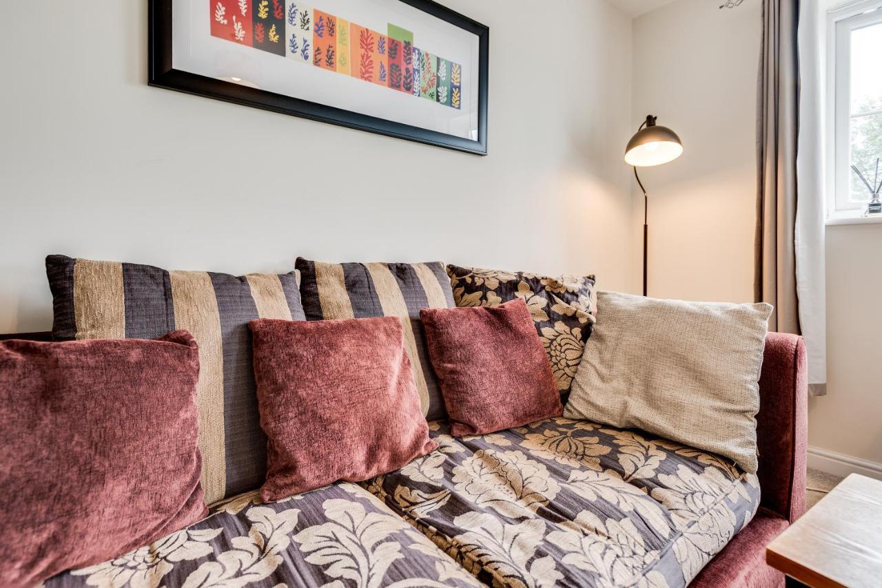 Modern 2 Bedroom Apartment In Popular Jericho !!! Oxford Exterior foto